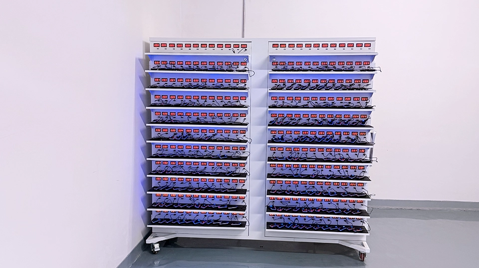 Aging test fixture for printed circuit boards