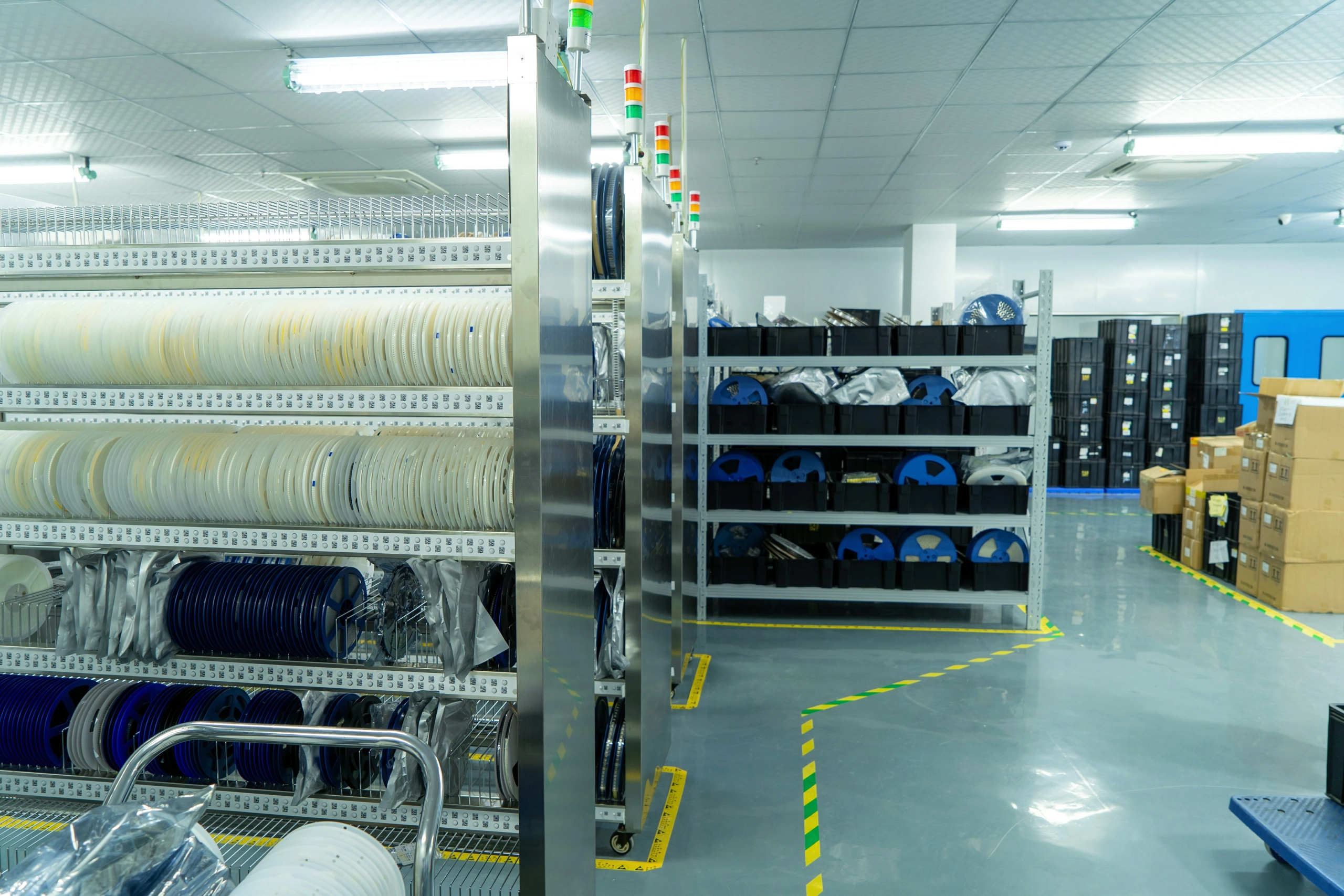 Automated SMT component warehouse with climate control for PCB manufacturing