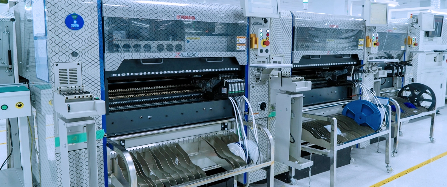 Using the most advanced SMT machines to ensure the quality of printed circuit board production