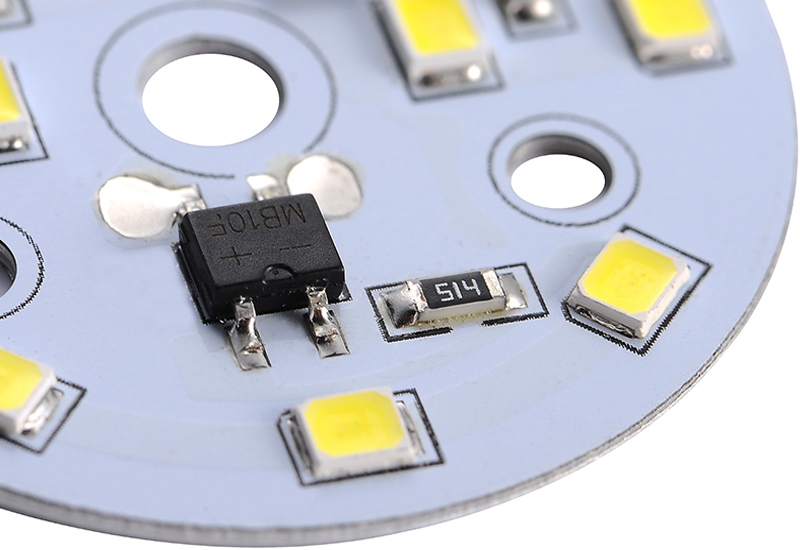 Electronic component layout on aluminum substrate PCB board