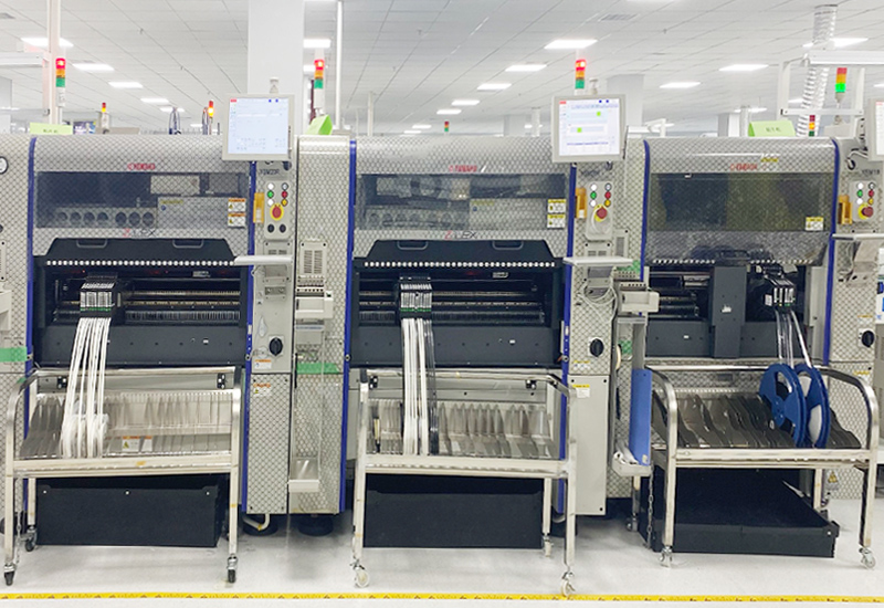 Multiple high-speed placement machines work together