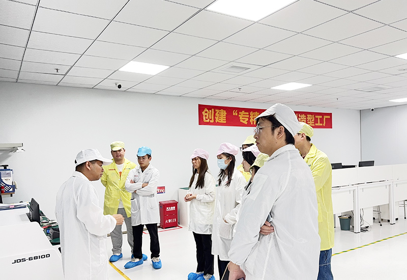 Show customers the first-article test process of printed circuit board assembly and manufacturing